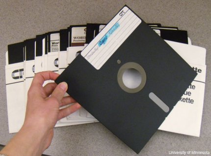 Detail When Was The First Floppy Disk Invented Nomer 15