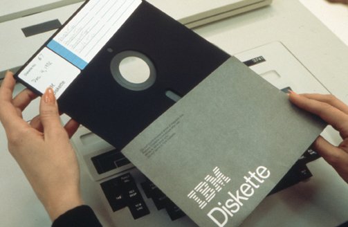 Detail When Was The First Floppy Disk Invented Nomer 20