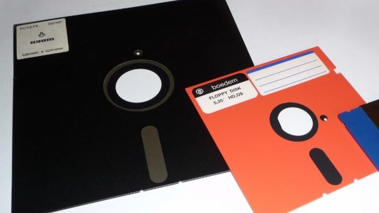 Detail When Was The First Floppy Disk Invented Nomer 22