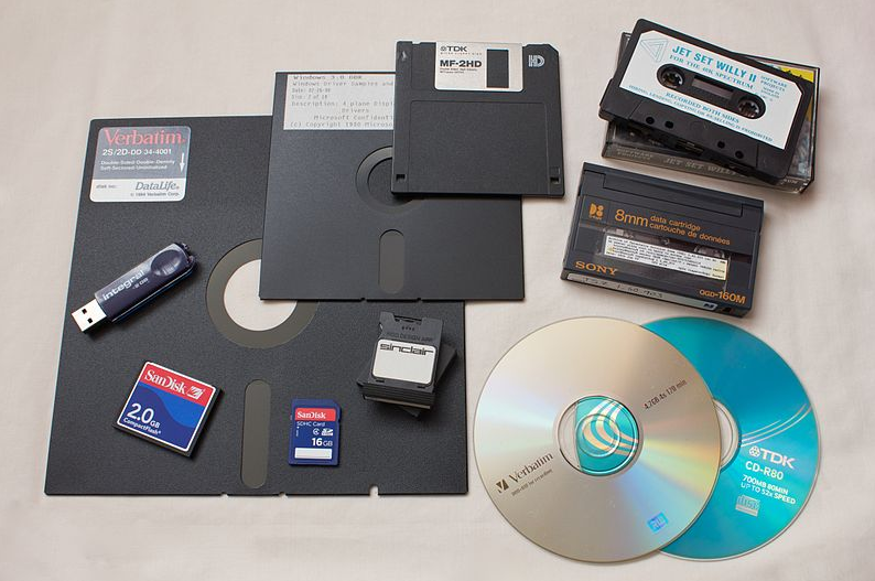 Detail When Was The First Floppy Disk Invented Nomer 23