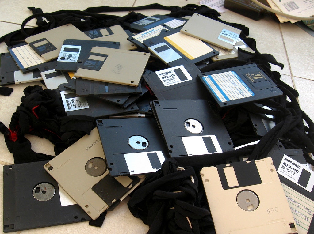 Detail When Was The First Floppy Disk Invented Nomer 29