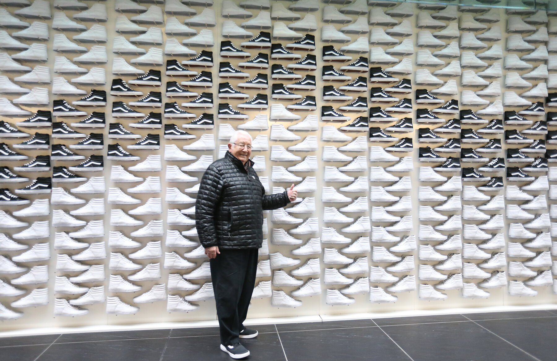 Detail Where Was The First Vans Store Nomer 40
