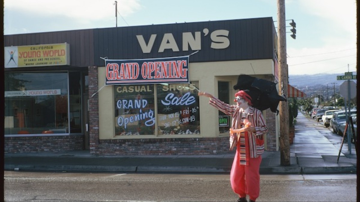 Detail Where Was The First Vans Store Nomer 6