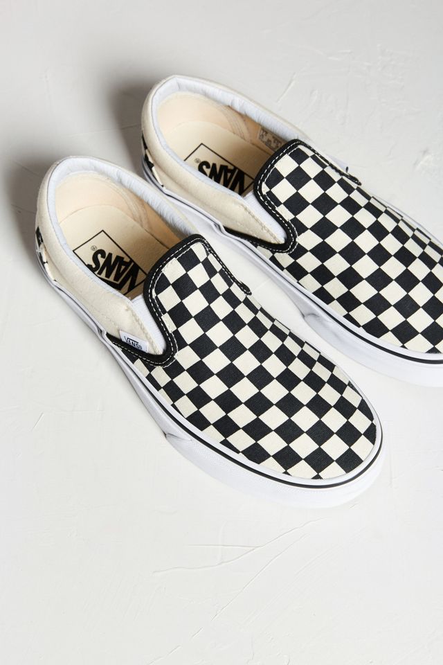 Detail White Vans With Checkers Nomer 41