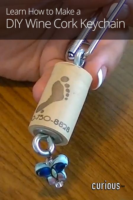 Detail Wine Cork Keychain Nomer 13