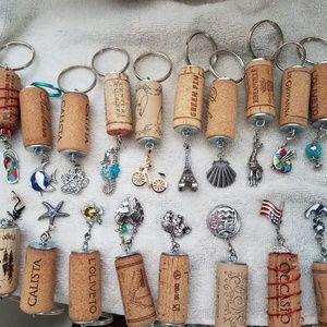 Detail Wine Cork Keychain Nomer 25