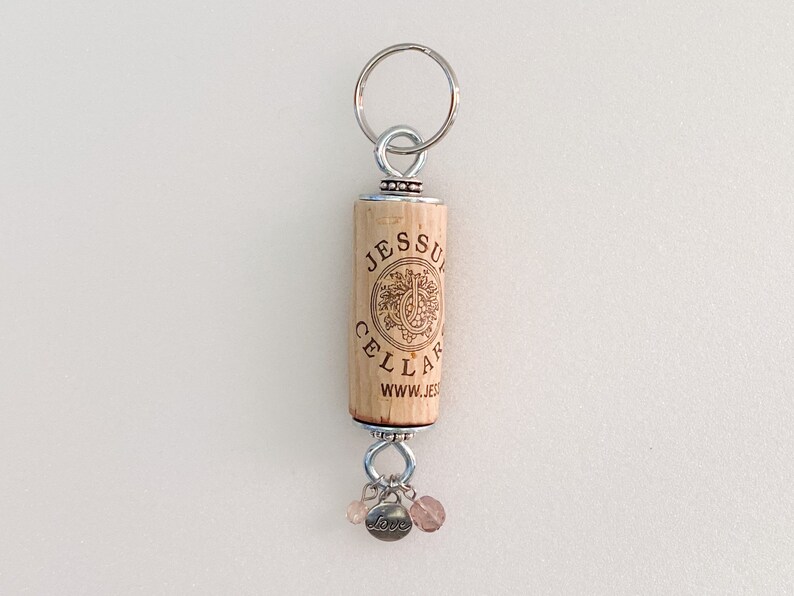 Detail Wine Cork Keychain Nomer 48