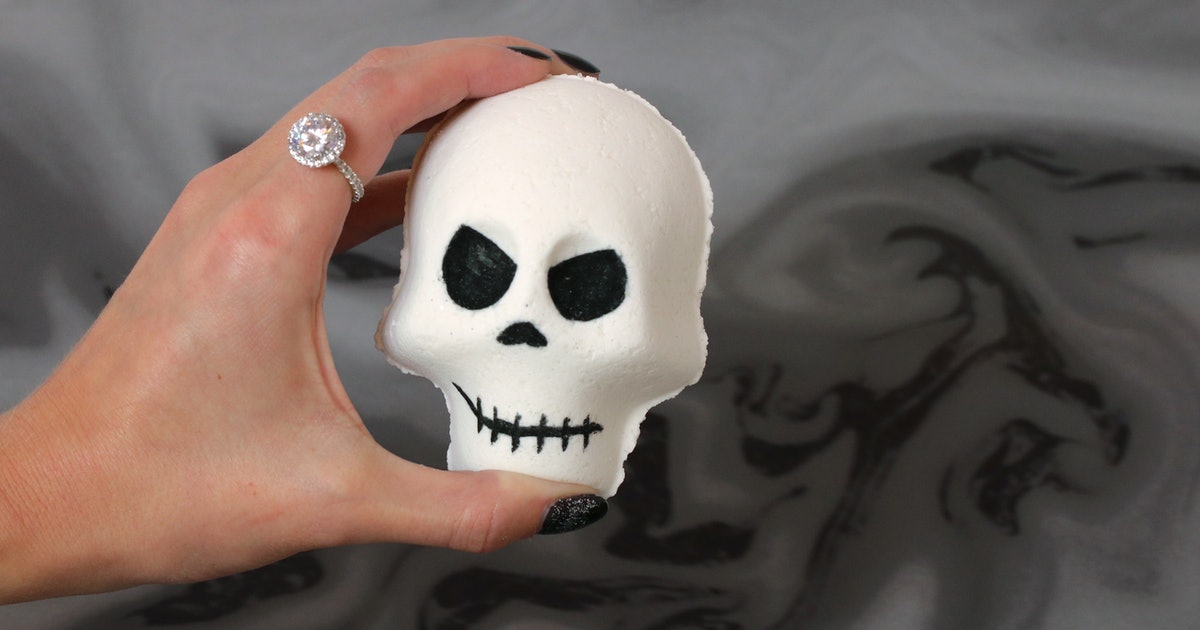 Detail Skull Bath Bomb With Ring Nomer 36