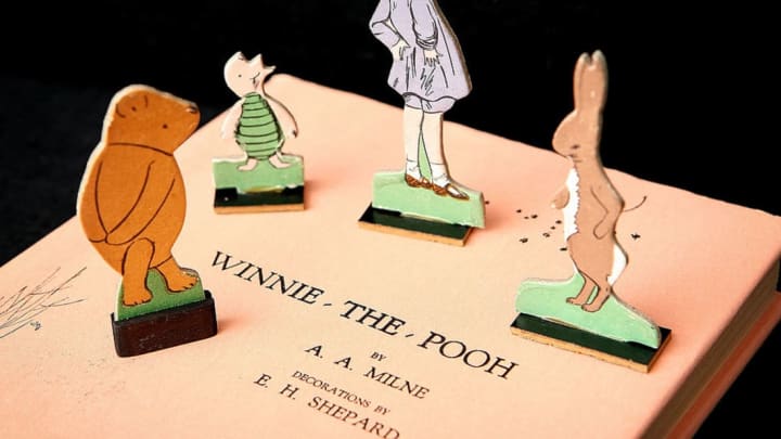 Detail Winnie The Pooh And Mickey Mouse Share Clothes Nomer 17