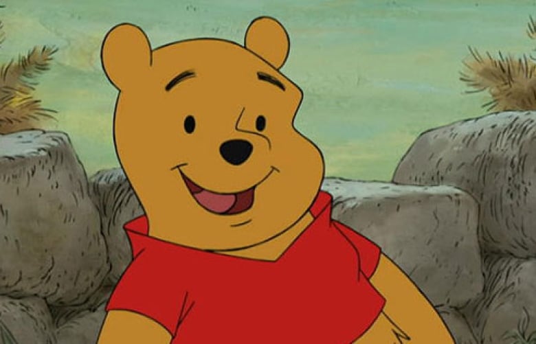 Detail Winnie The Pooh And Mickey Mouse Share Clothes Nomer 25