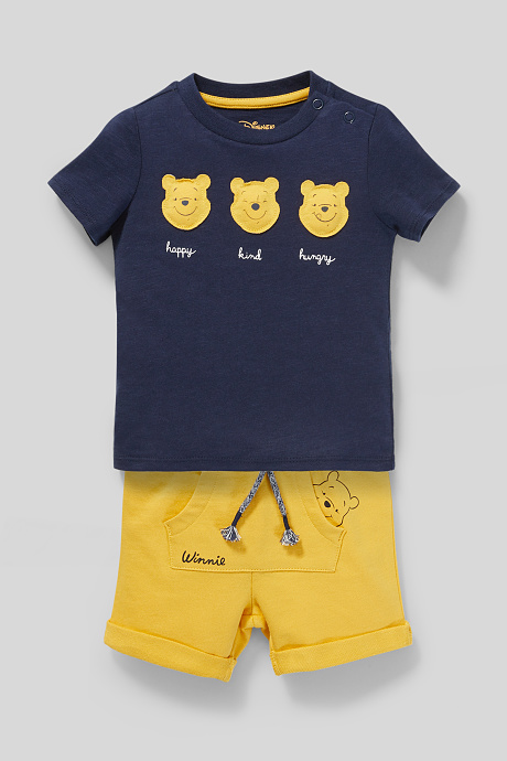Detail Winnie The Pooh And Mickey Mouse Share Clothes Nomer 32