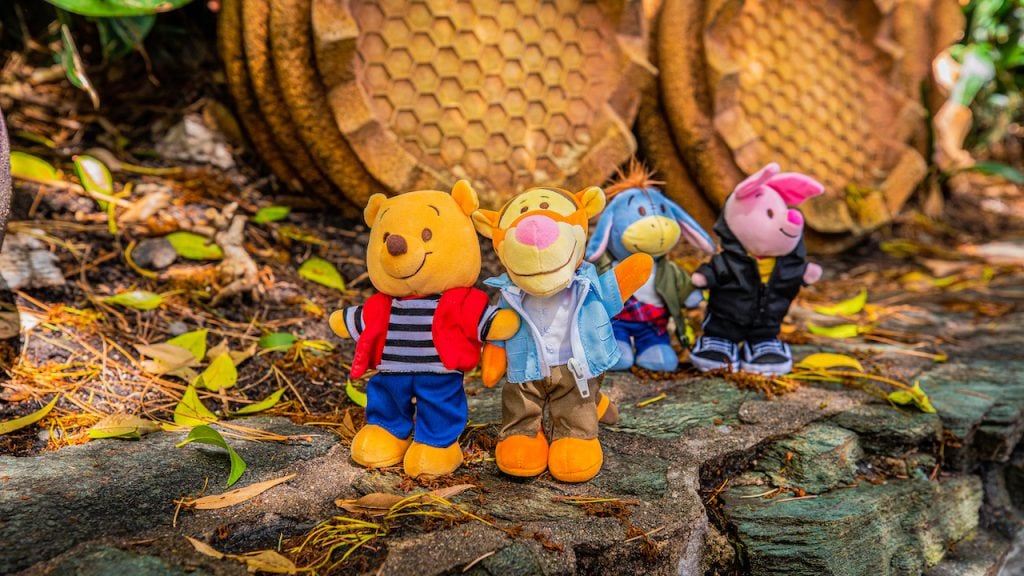 Detail Winnie The Pooh And Mickey Mouse Share Clothes Nomer 36