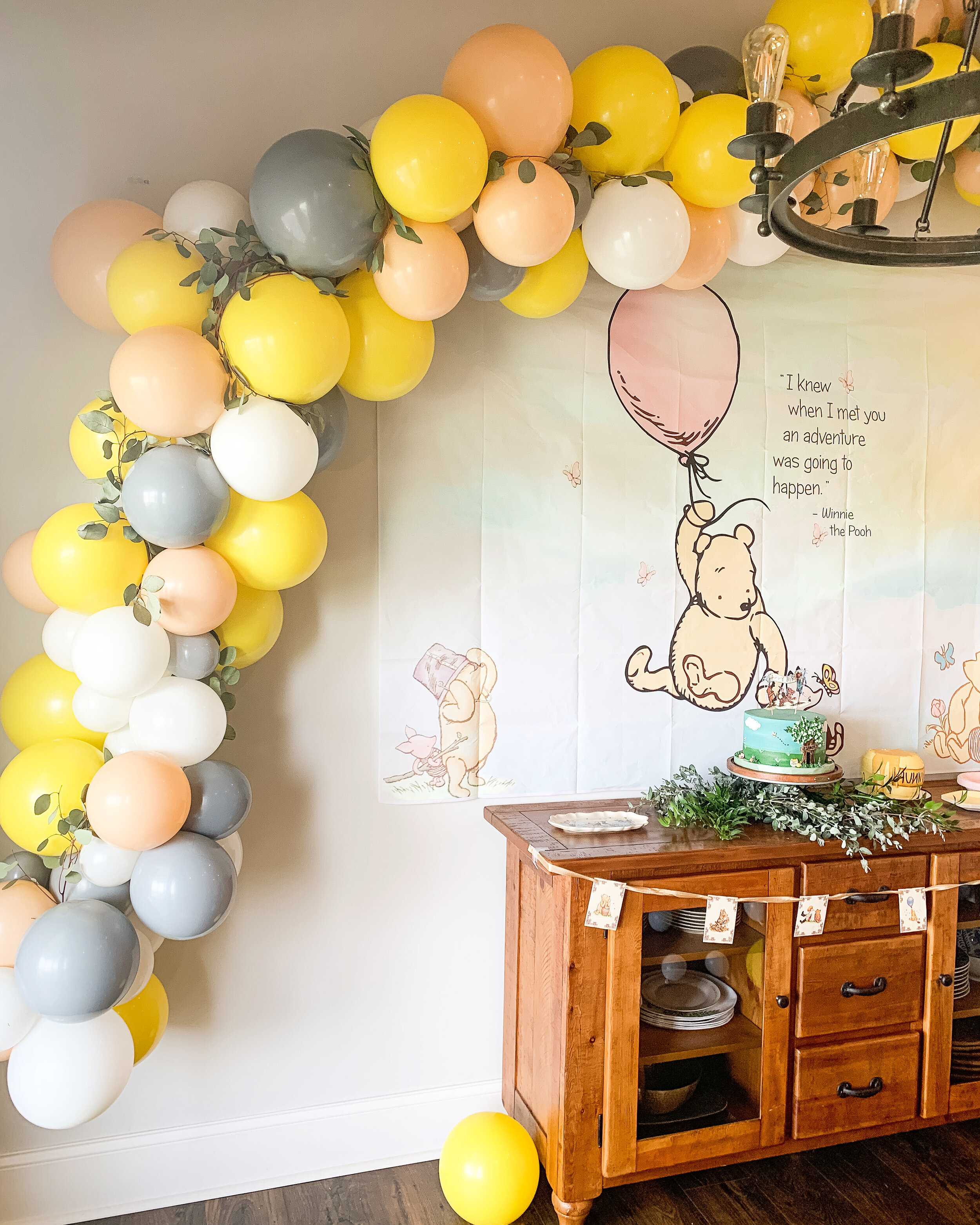 Detail Winnie The Pooh Balloon Garland Nomer 17