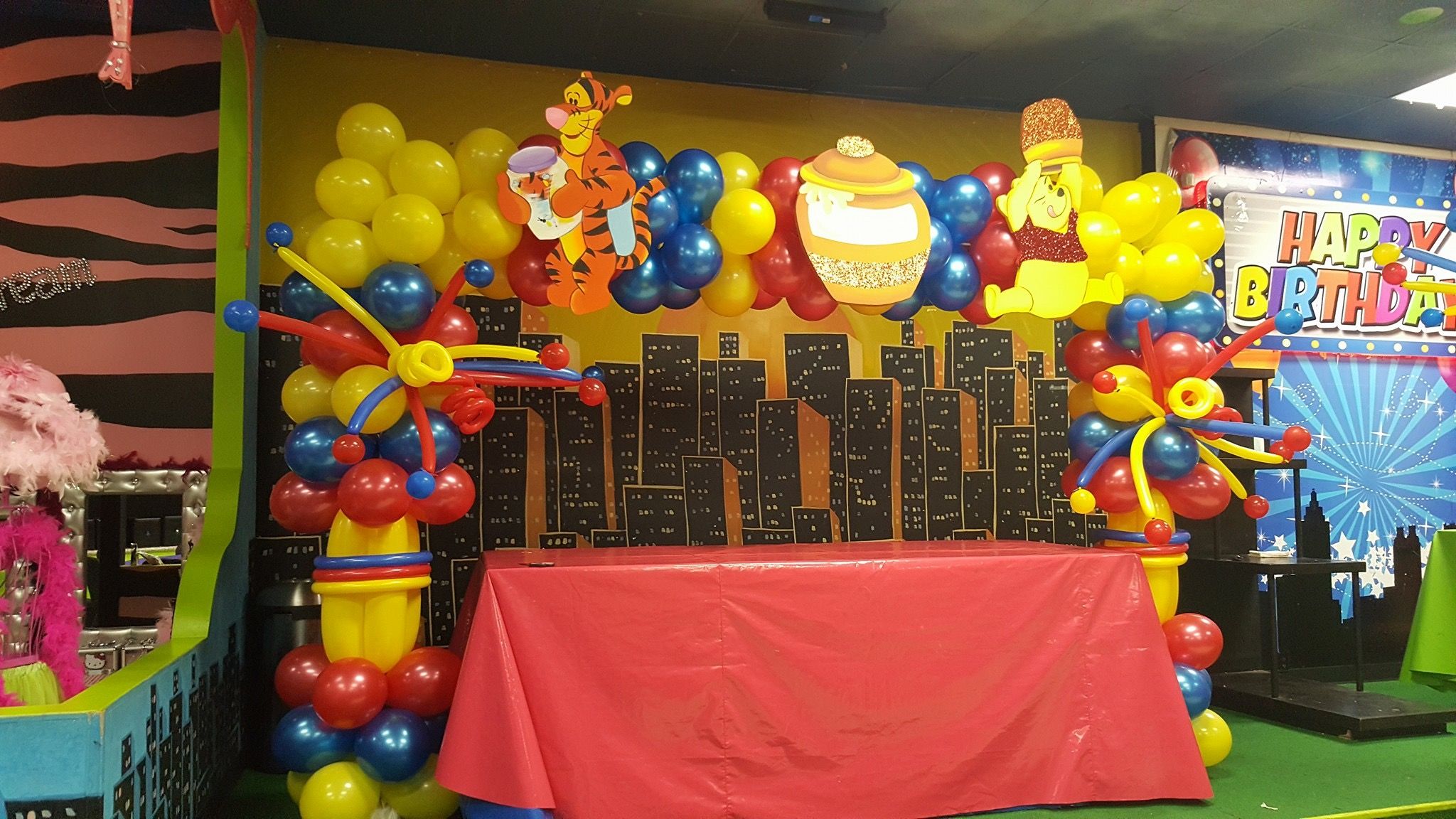 Detail Winnie The Pooh Balloon Garland Nomer 37