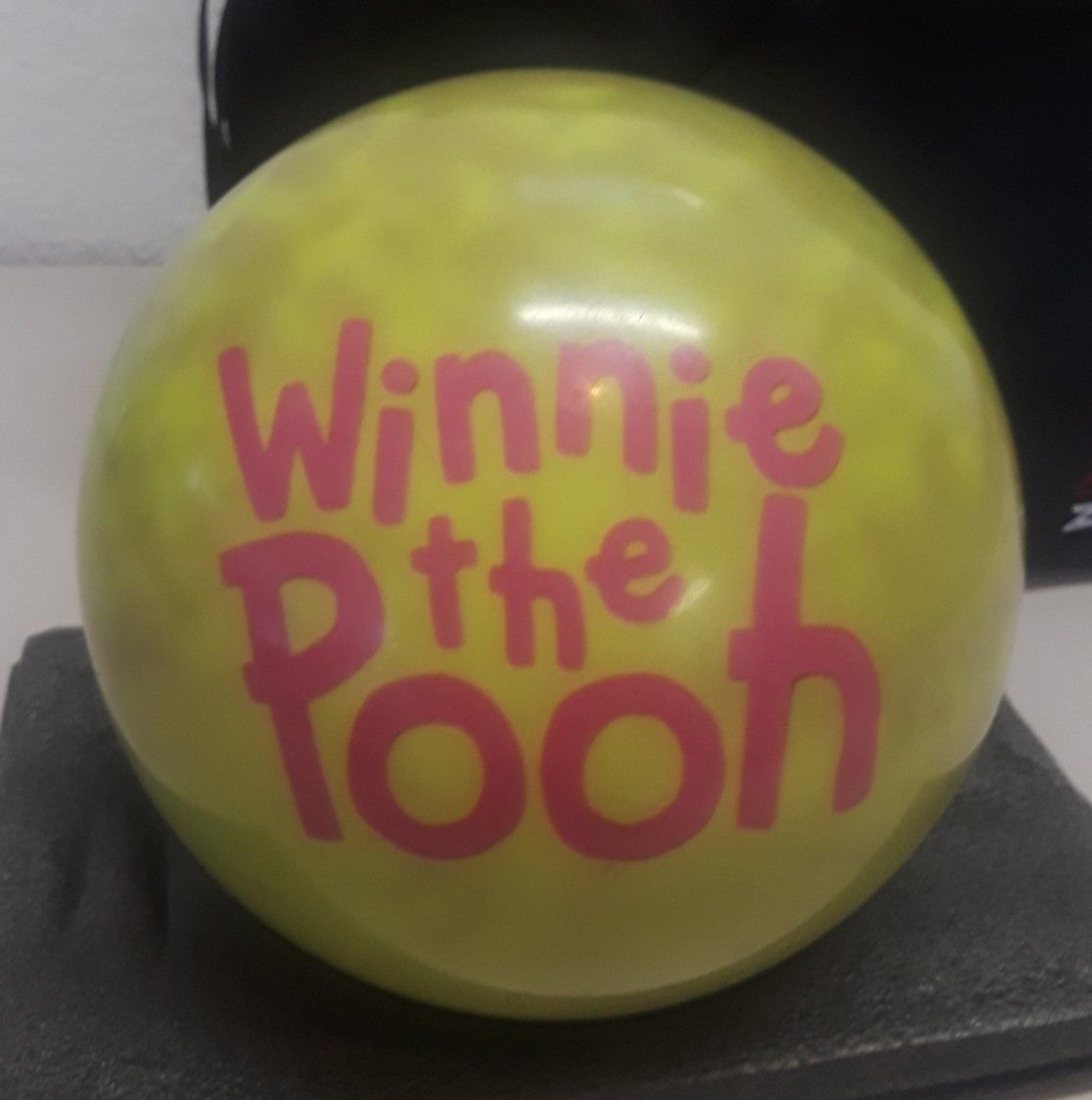 Detail Winnie The Pooh Bowling Ball Nomer 17