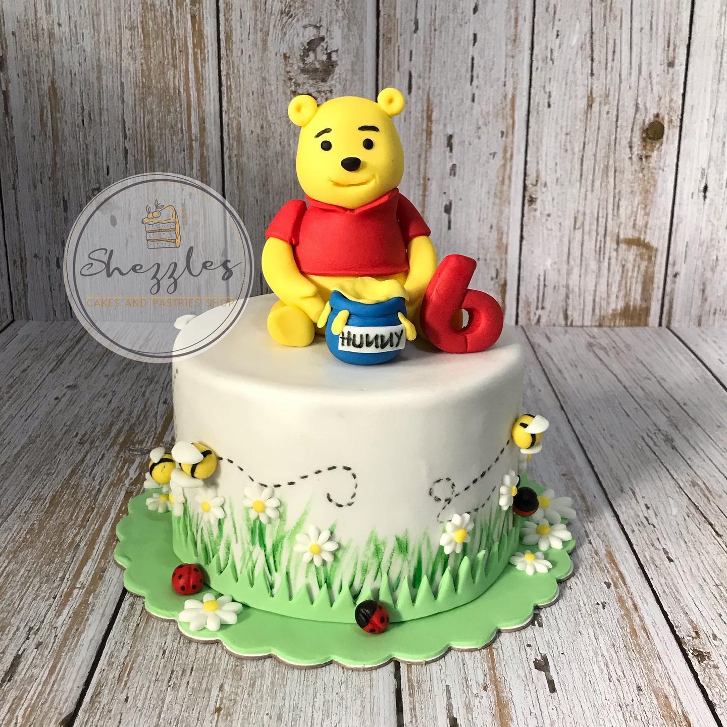 Detail Winnie The Pooh Cake Designs Nomer 24