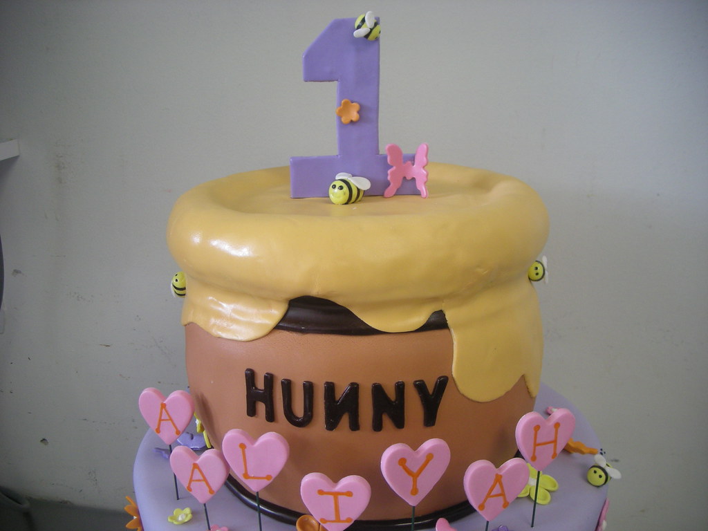 Detail Winnie The Pooh Honey Pot Cake Nomer 40