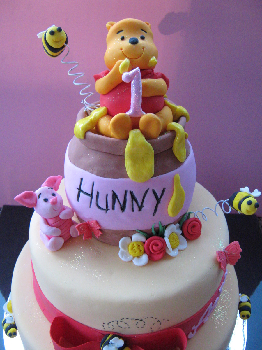 Detail Winnie The Pooh Honey Pot Cake Nomer 47