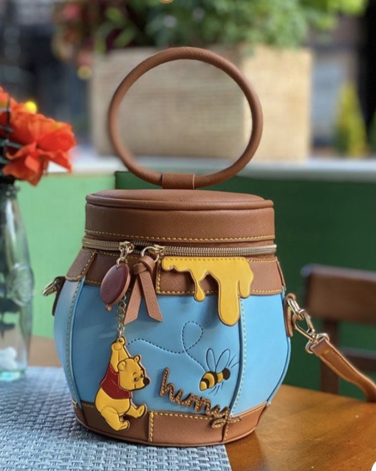 Detail Winnie The Pooh Honey Pot Purse Nomer 20