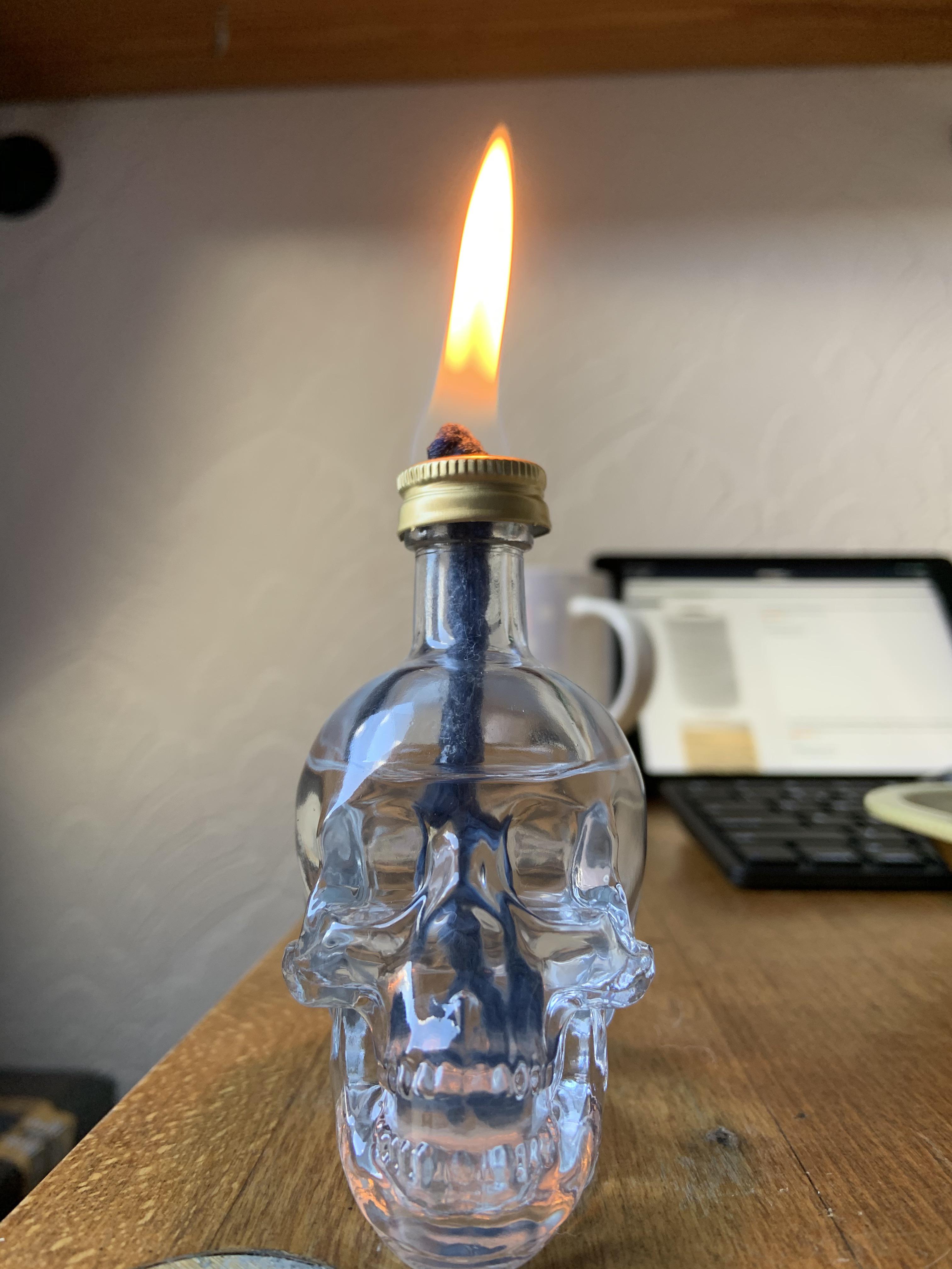 Detail Skull Vodka Lamp Nomer 46