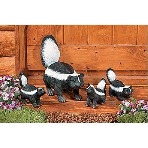 Detail Skunk Statue Nomer 5