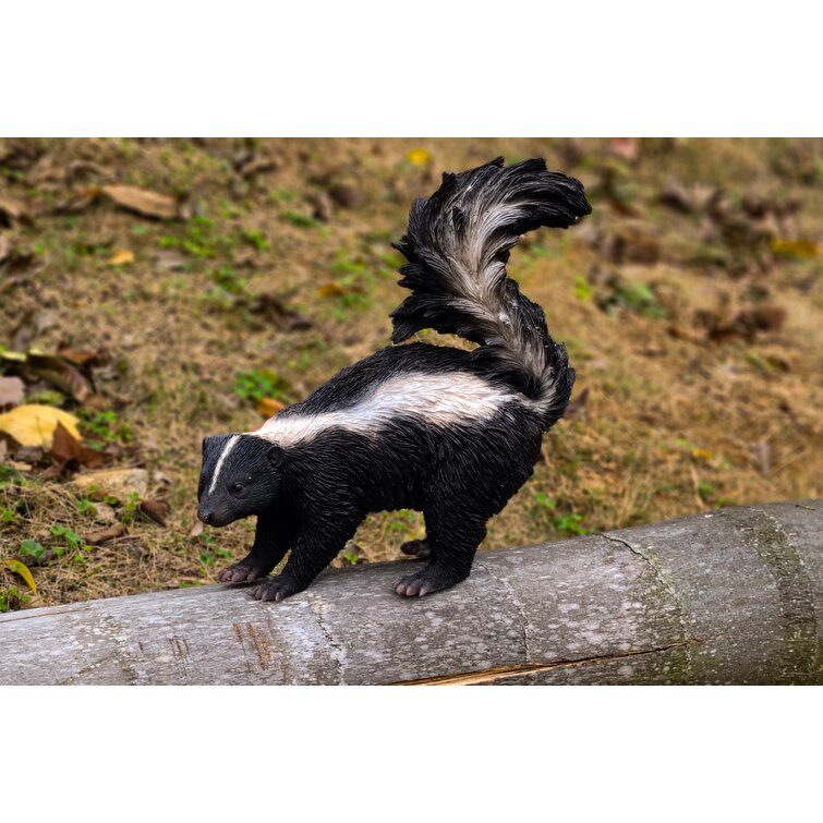 Detail Skunk Statue Nomer 9
