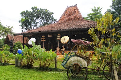 Detail Wisata Rumah Joglo Nomer 22