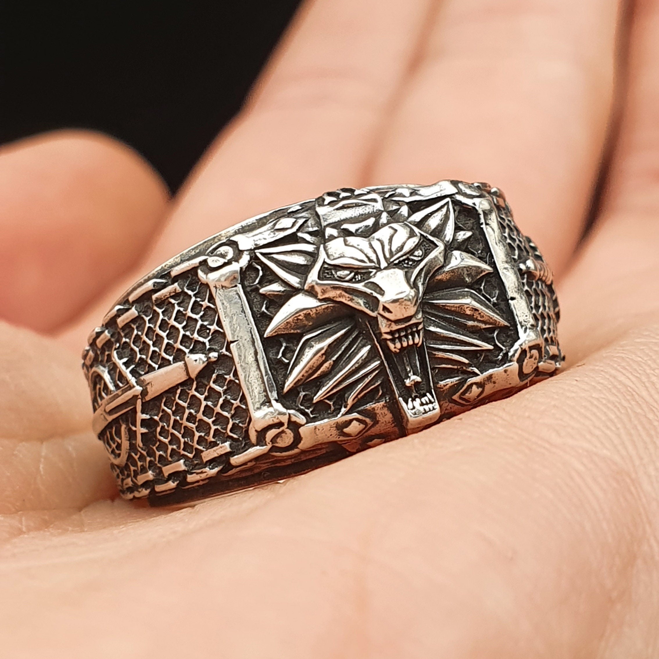 Detail Witcher 3 Gold Ruby Ring Nomer 16