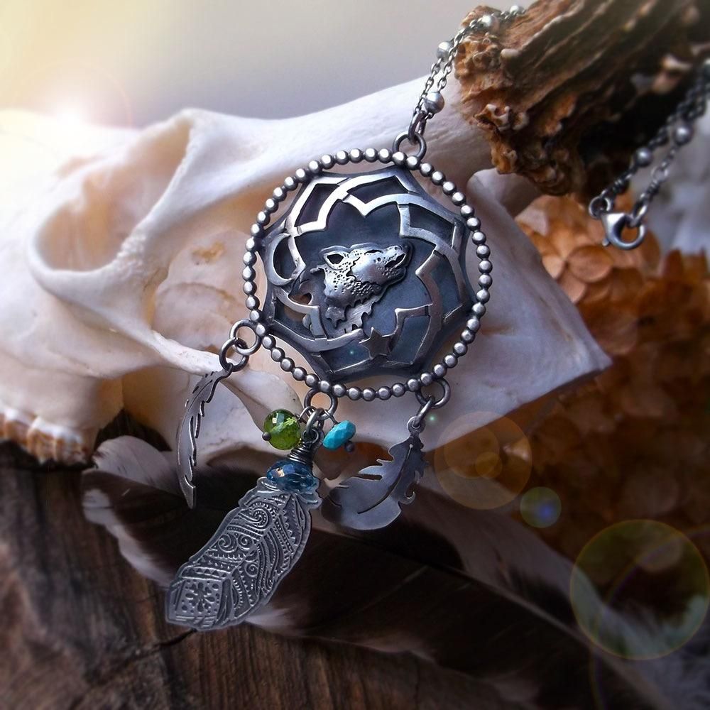 Detail Wolf Dreamcatcher Necklace Nomer 2