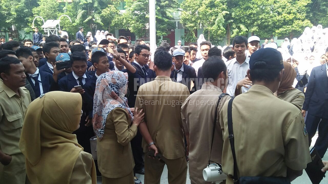 Detail Sman 1 Kebomas Gresik Nomer 12