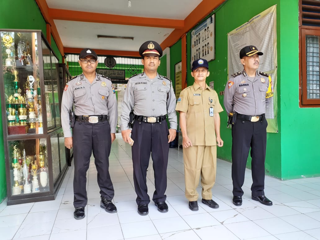 Detail Sman 1 Kebomas Gresik Nomer 22
