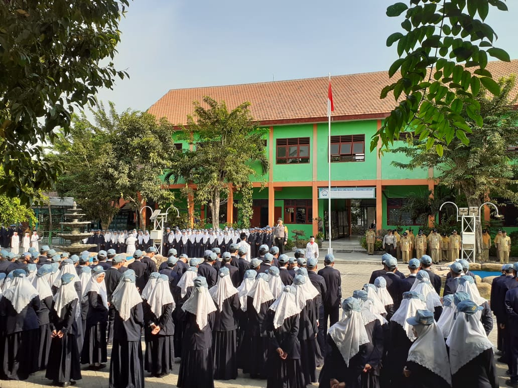 Detail Sman 1 Kebomas Gresik Nomer 7