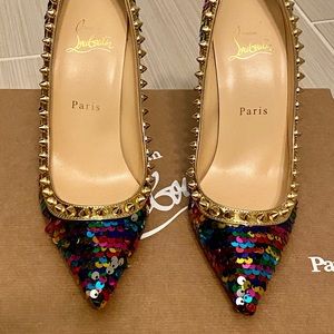 Detail Wonder Woman Christian Louboutin Shoes Nomer 52