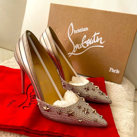 Detail Wonder Woman Christian Louboutin Shoes Nomer 7