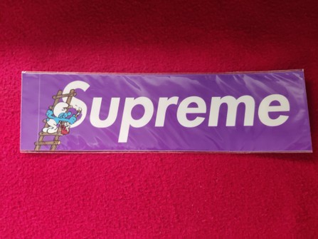 Detail Smurf Box Logo Sticker Nomer 33