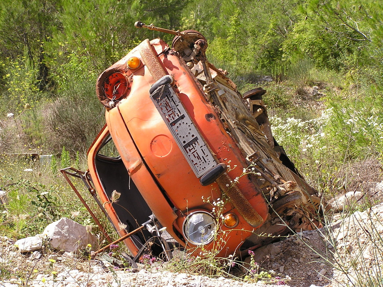 Detail Wrecked Cars Images Nomer 46