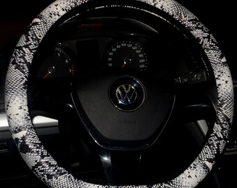 Detail Snake Print Steering Wheel Cover Nomer 52