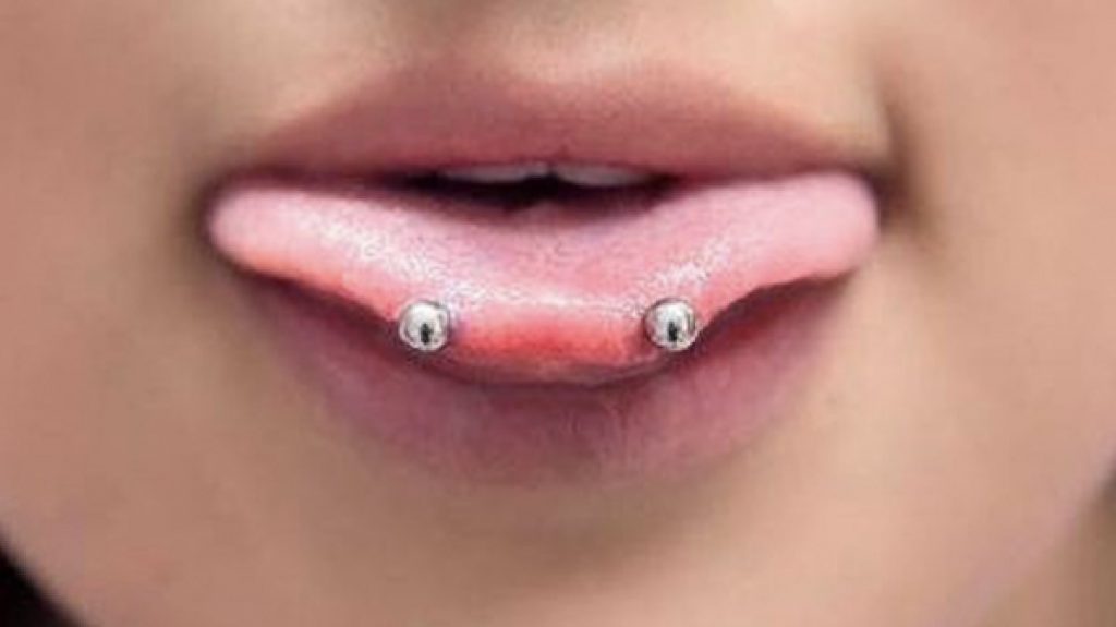 Detail Snake Tongue Piercing Pictures Nomer 2