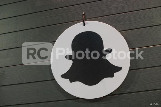 Detail Snapchat Logo 2017 Nomer 42