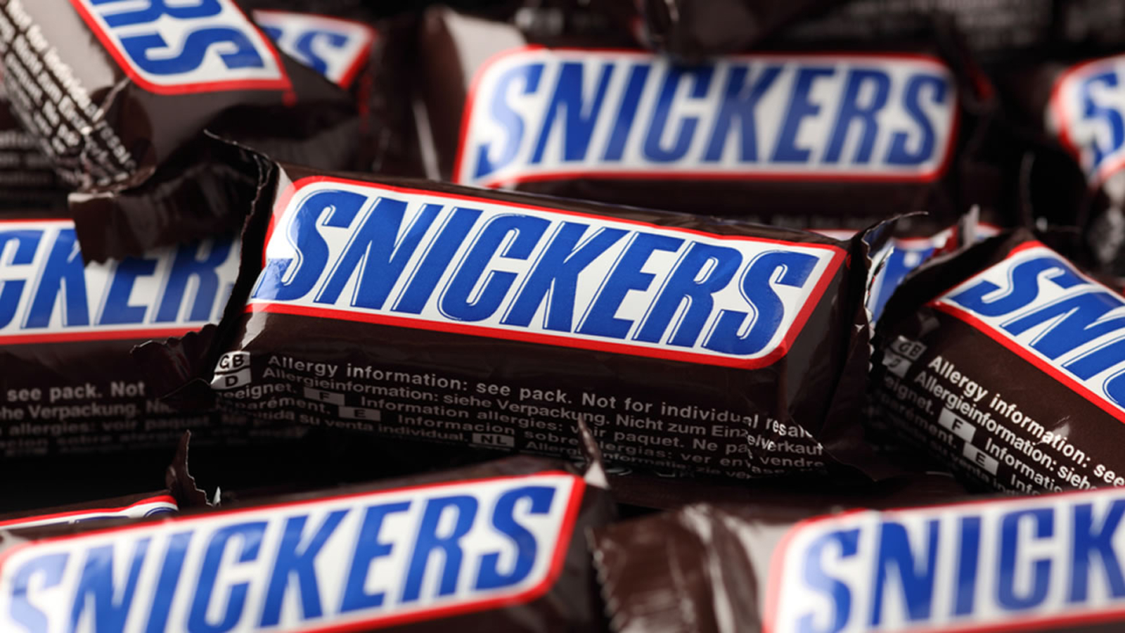 Detail Snickers Background Nomer 37