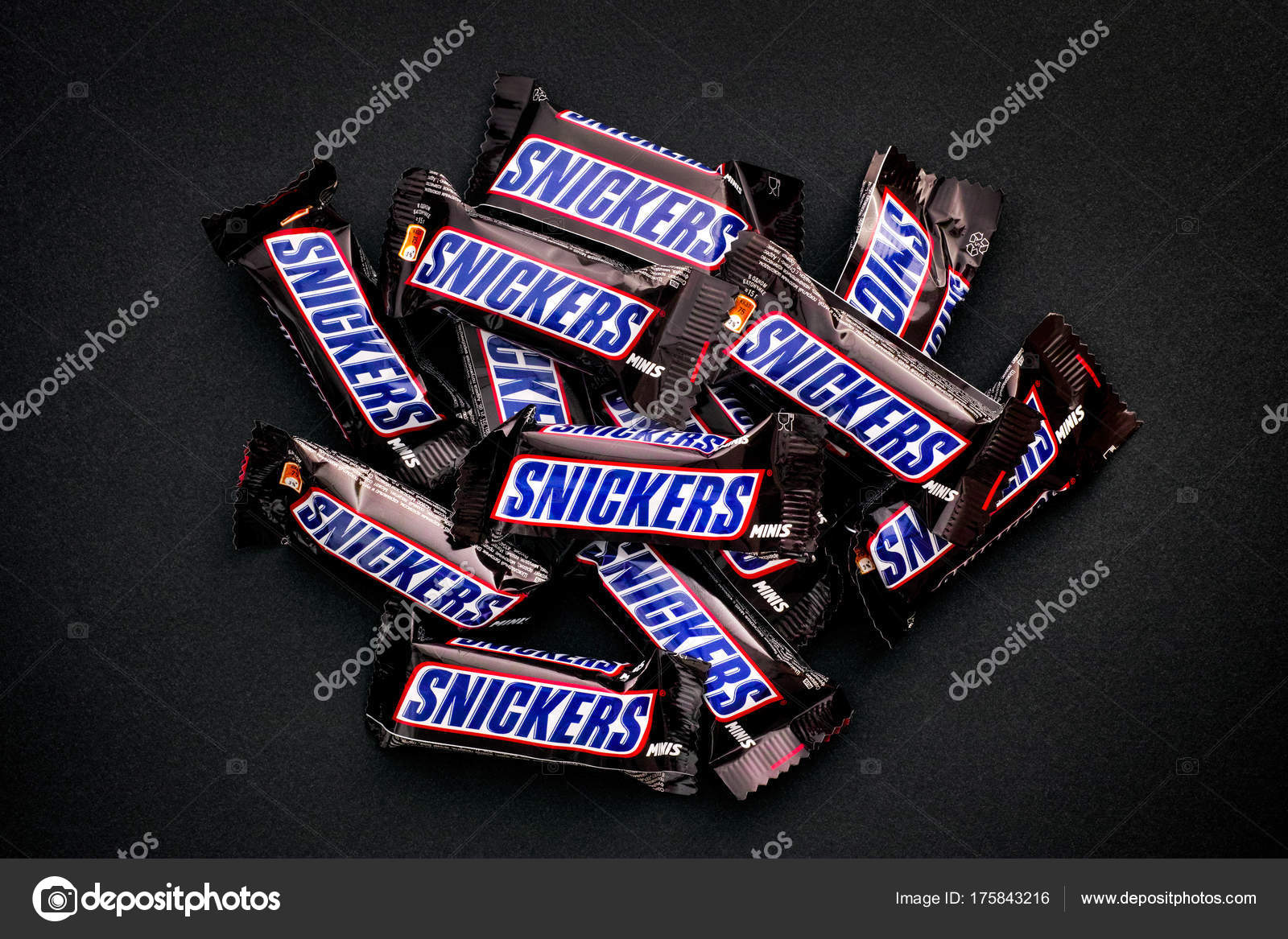 Detail Snickers Background Nomer 47