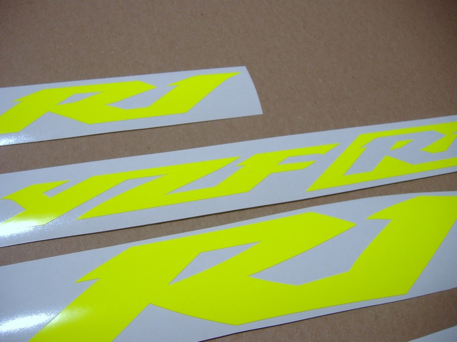 Detail Yamaha R1 Logo Nomer 25