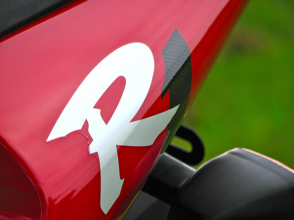 Detail Yamaha R1 Logo Nomer 38
