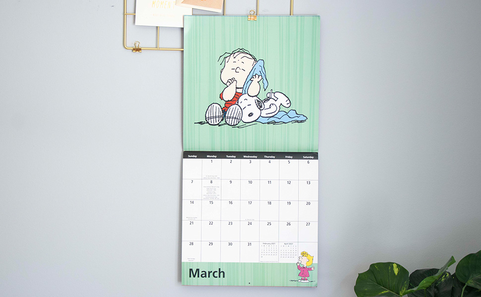 Detail Snoopy 2021 Wall Calendar Nomer 2