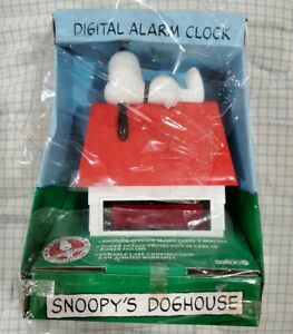 Detail Snoopy Alarm Clocks Nomer 23