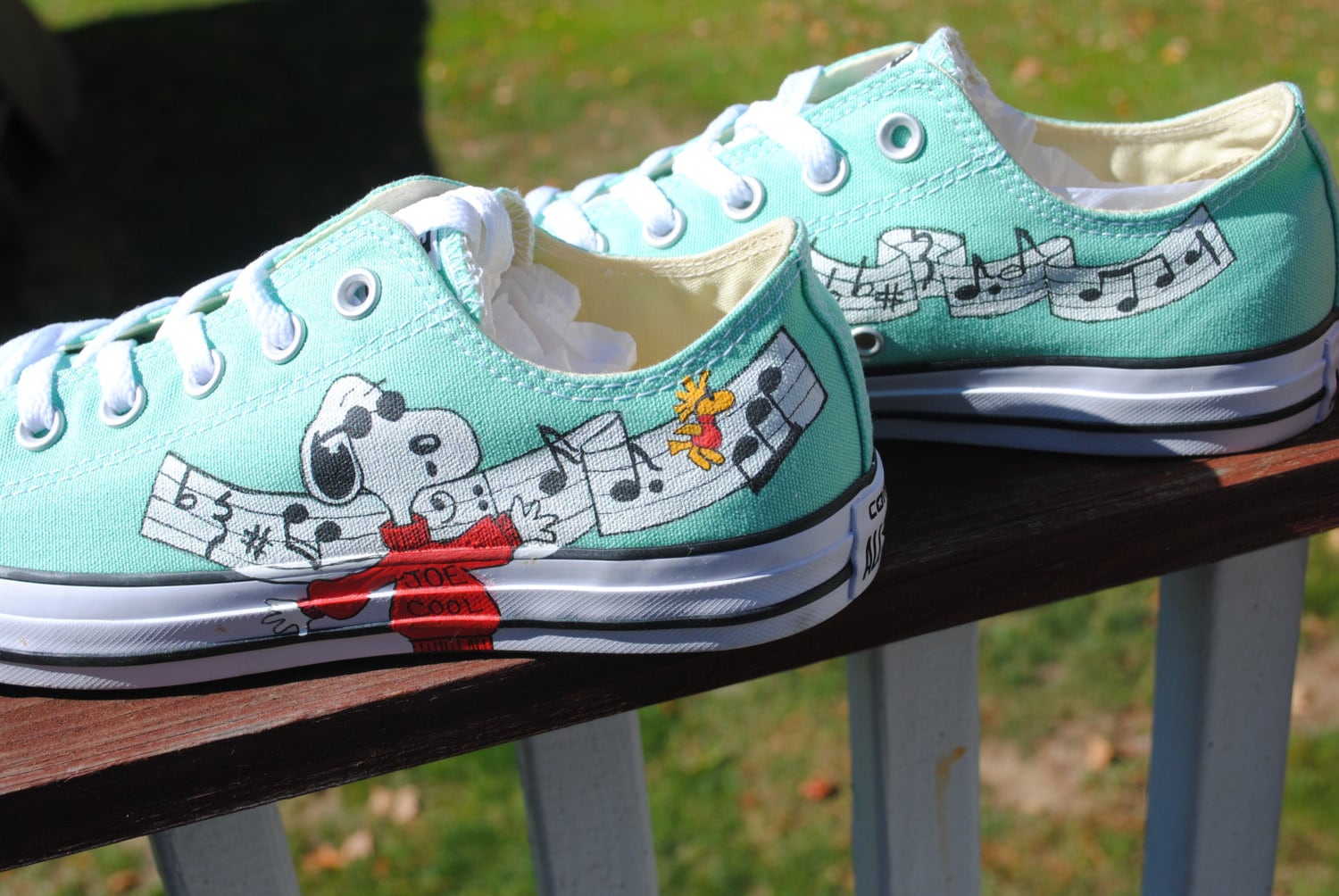 Detail Snoopy Converse Shoes Nomer 50