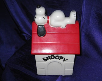 Detail Snoopy Dog House Cookie Jar Nomer 36