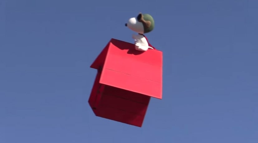 Detail Snoopy Dog House Drone Nomer 16