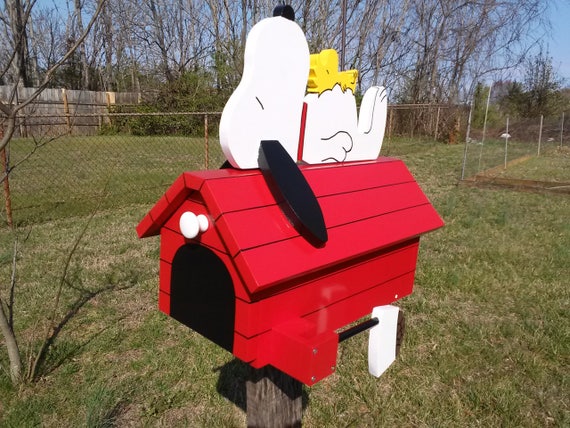 Snoopy Dog House Mailbox - KibrisPDR