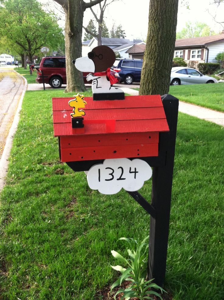 Detail Snoopy Dog House Mailbox Nomer 8